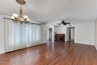 17435 N Azure Ct, Sun City, AZ 85373 - photo 6