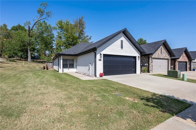 2821 W Persimmon St, Rogers, AR 72756 - photo 2