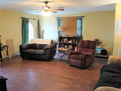 20X21 FAMILY ROOM