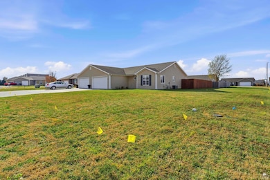 2621 S Brookglen Cir, Manhattan, KS 66502 - photo 3