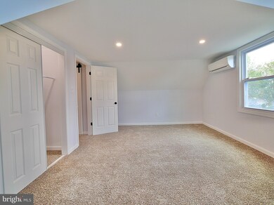 142 Gilmore St, Folsom, PA 19033 - photo 3