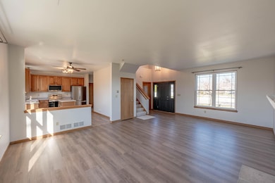 2000 Cloverview Ct, Waukesha, WI 53186 - photo 3