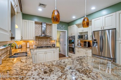 07_602ColumbiaAve_177002_Kitchen_HiRes