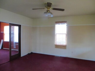 622 Farnam St, Davenport, IA 52803 - photo 2