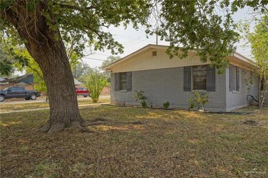 1016 W 4th St, Weslaco, TX 78596 - photo 4