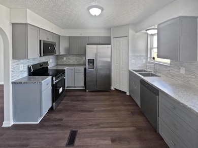 4296 Oakwind Dr, Columbus, OH 43207 - photo 6