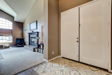 210 E Chelsea Ln-8