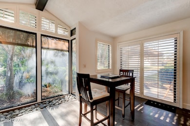 Casual-Dining-area-w-Lots-of-natural-lig