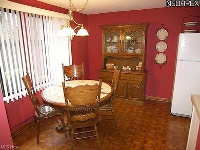 Spacious kitchen eating area