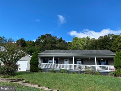 241 Southridge Dr, Berkeley Springs, WV 25411 - photo 4