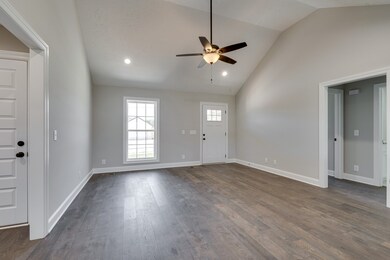 218 Graham Way, Shelbyville, TN 37160 - photo 7