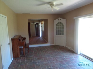 1391 N Genoa Clay Center Rd, Genoa, OH 43430 - photo 5