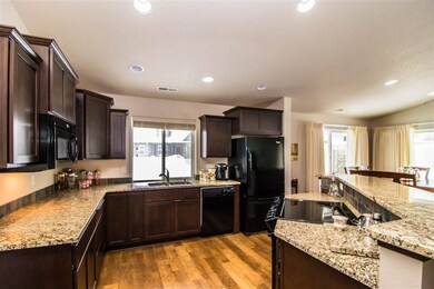 203 E Travis Ct, Spokane, WA 99208 - photo 4