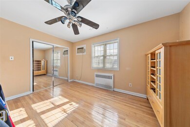 69-21 215th St unit A, Oakland Gardens, NY 11364 - photo 2