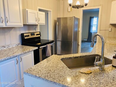 48 Sherwood Ave, Rensselaer, NY 12144 - photo 5