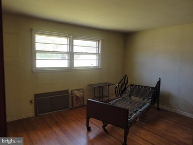 4946 Jackson Dr, Brookhaven, PA 19015 - photo 7