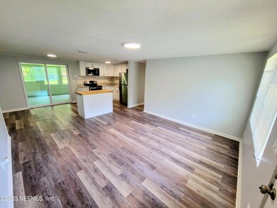 10683 Arnez Rd, Jacksonville, FL 32218 - photo 2