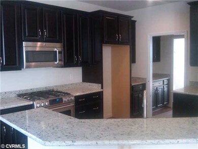 Kitchen -  Granite countertops & upgraded 42
