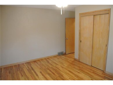 Large bedroom #1