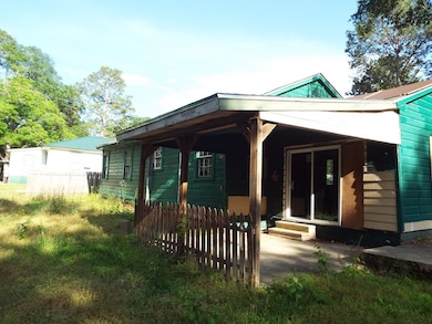 902 Seminary St, McComb, MS 39648 - photo 2