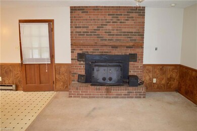 160 E Edison Dr, Statesville, NC 28625 - photo 5