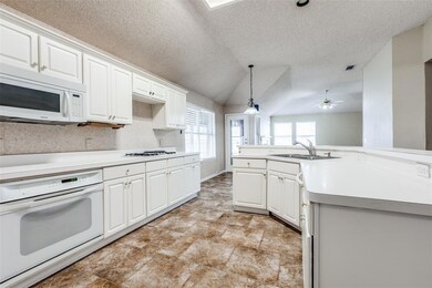 5805 Mckinley Ln, Richardson, TX 75082 - photo 6