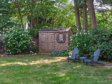 31 Mayflower Cir, Worcester, MA 01606 - photo 4