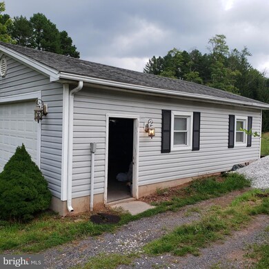 2631 Mauzy Rd, Berkeley Springs, WV 25411 - photo 4