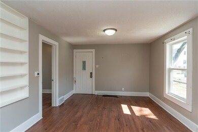 3922 13th St, Des Moines, IA 50313 - photo 4