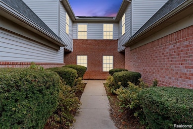 17157 Higdon Dr unit 10, Brownstown, MI 48193 - photo 4