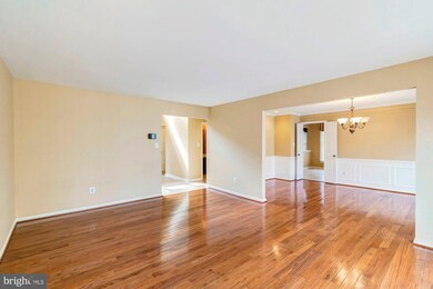 11613 Flints Grove Ln, North Potomac, MD 20878 - photo 6