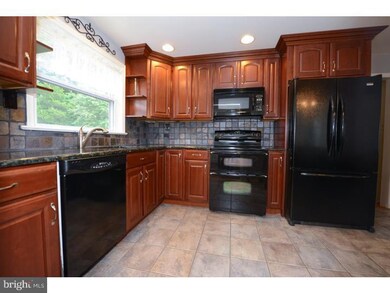 225 Canterbury Dr, Wallingford, PA 19086 - photo 5