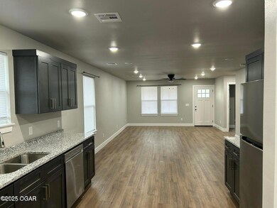 1319 W Broadway St, Webb City, MO 64870 - photo 4