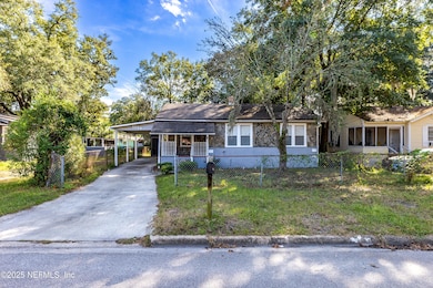 1044 Alderside St, Jacksonville, FL 32208 - photo 2