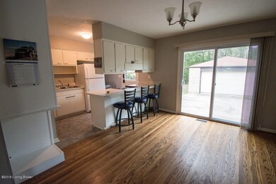 9106 Cinderella Ln, Louisville, KY 40229 - photo 5