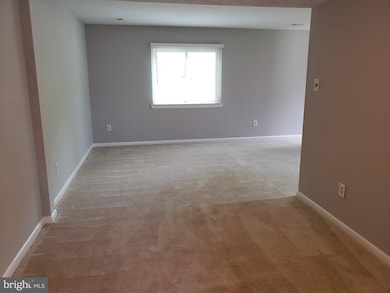 2593 Merrywood Ct unit 12, Woodbridge, VA 22192 - photo 4