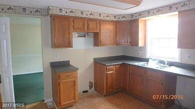 10 Urbanwood Ct, Essex, MD 21221 - photo 6