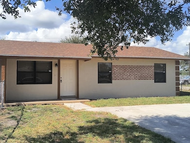 1115 N 16th Ct, Fort Pierce, FL 34950 - photo 4