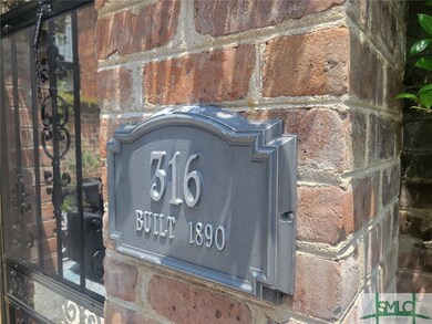 316 E Harris St, Savannah, GA 31401 - photo 2