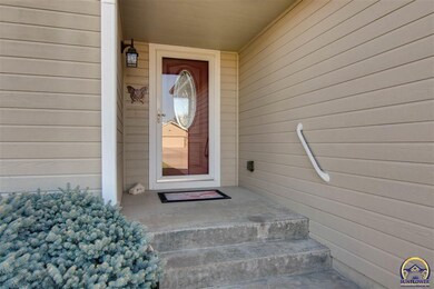 4114 SW Misty Harbor Ave, Topeka, KS 66610 - photo 3