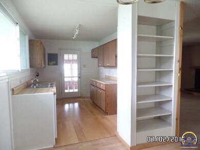 3996 SW 23rd St, Topeka, KS 66614 - photo 6