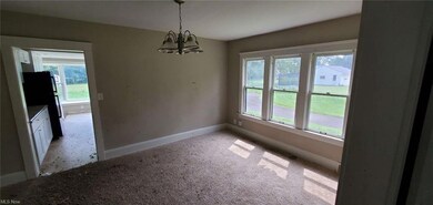 Empty room with a wealth of natural light and ligh