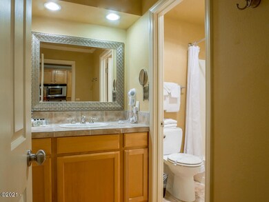 Inn at Otter Crest 302-303