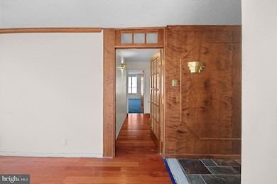 Green Hill Condominiums unit EC206, Wynnewood, PA 19096 - photo 6