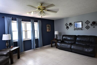 Living Room 003