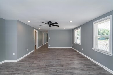 5700 E Manslick Rd, Louisville, KY 40219 - photo 5