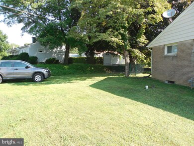 115 W Huller Ln, Reading, PA 19605 - photo 6