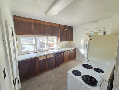 605 Stuart St, Adair, IA 50002 - photo 6