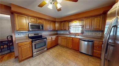 30201 Meadowview Dr, Wickliffe, OH 44092 - photo 3