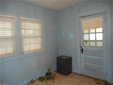 210 W Balfour Ave, Asheboro, NC 27203 - photo 3